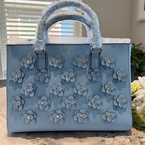 henri bendel Light Blue Floral Appliqué Satchel with Gold Accents COLLECTORS💙